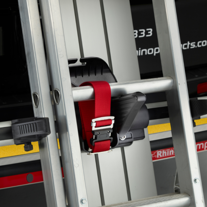 Porte-échelle SafeStow de la marque Rhino Iveco Daily 2014+