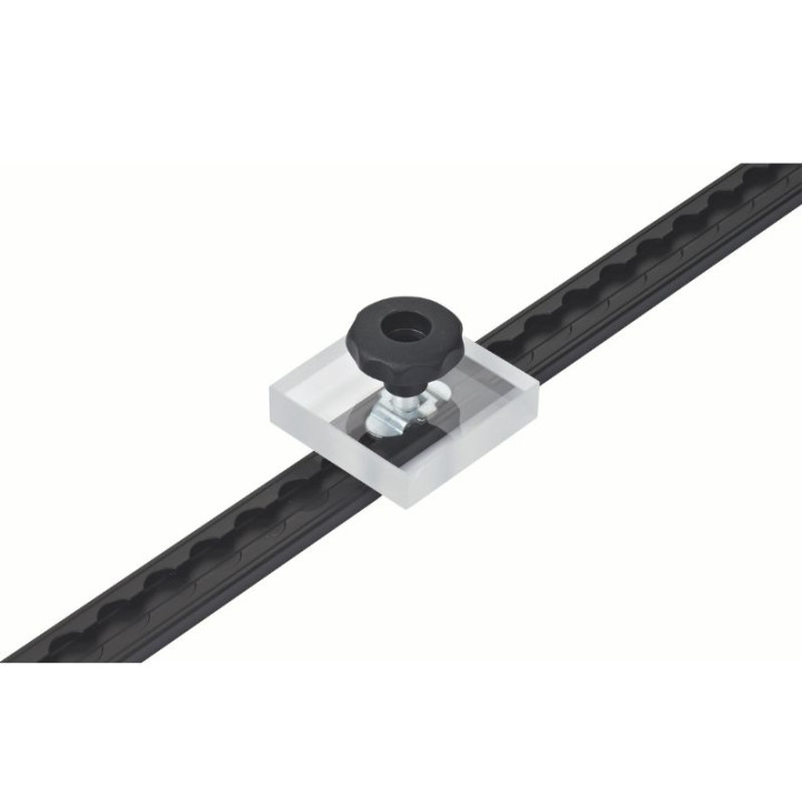 Gewindebolzen M8 auf Aero-Zurrschiene