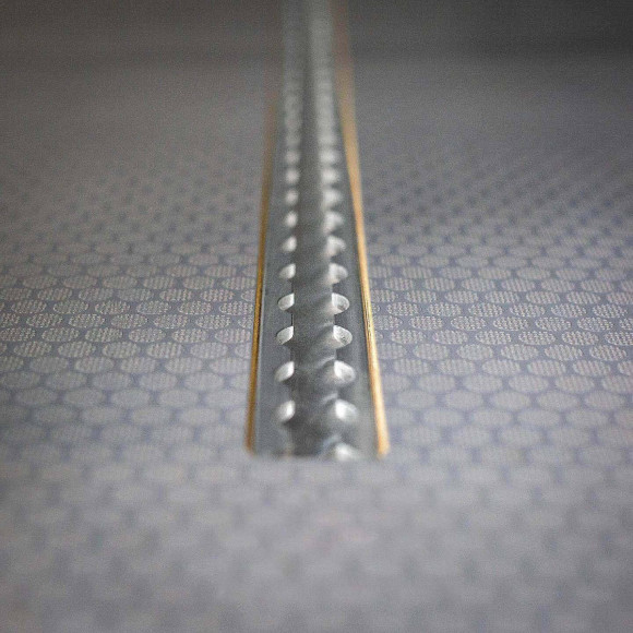 Plancher gris avec rail aéro intégré pour Opel Movano 2010-2021 Plancher gris avec rail aéro intégré pour Opel Movano 2010-2021