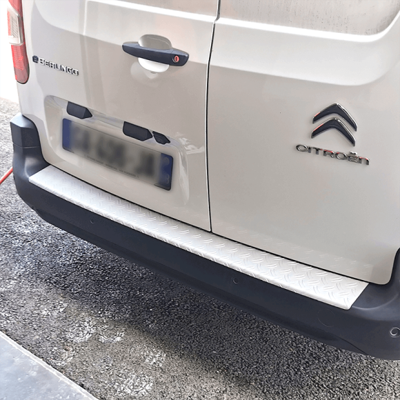 Seuil de coffre aluminium Fiat Doblo Seuil de coffre aluminium Fiat Doblo