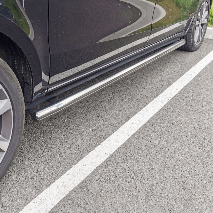 Barres latérales de protection pour Citroen Jumpy en inox brossé.