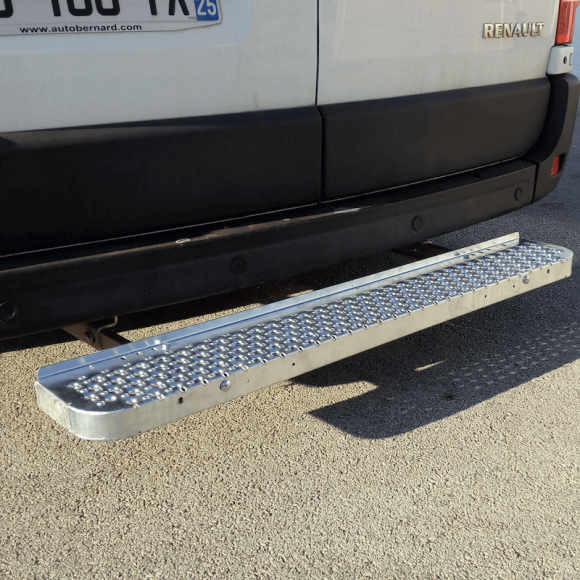 Marchepied arrière fixe pour Ford Transit sans attelage arrière Marchepied arrière fixe pour Ford Transit sans attelage arrière