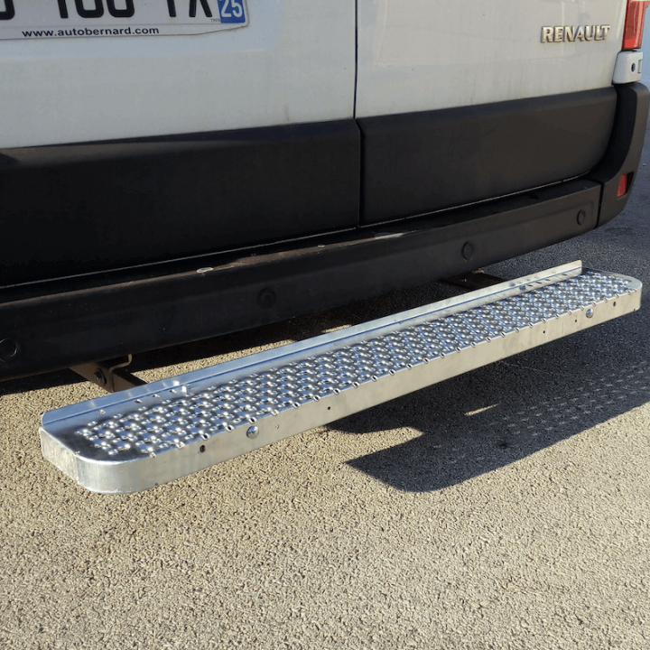 Marchepied arrière fixe pour Peugeot Boxer sans attelage arrière